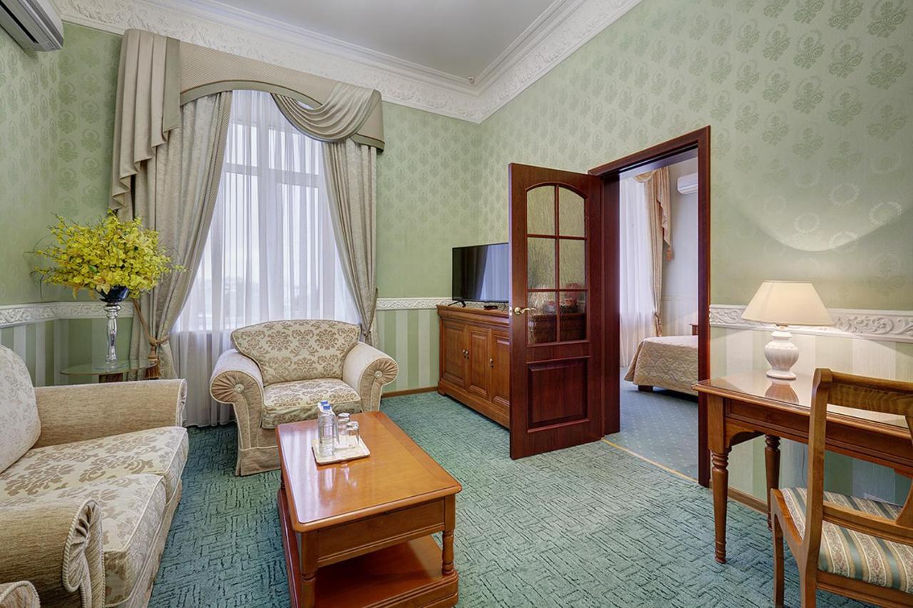 Peking Hotel Moscow Room photo